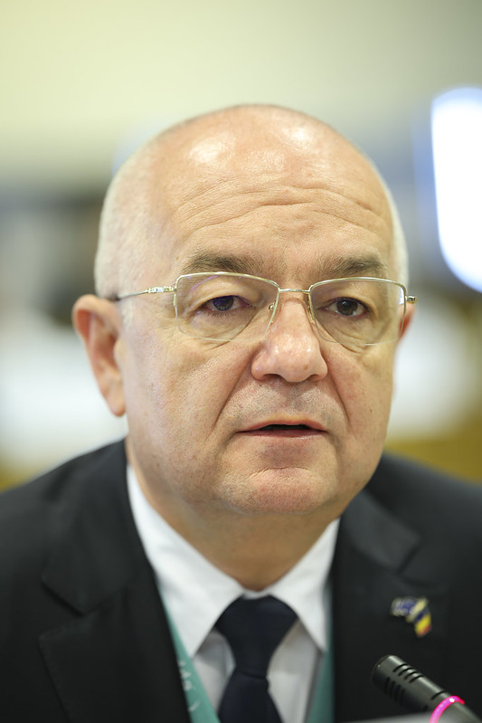 🗳️ Cohesion policy keeps democracy alive in Europe.
If we weaken the role of regions &amp; cities — we weaken the only level where democracy still works, where citizens still trust, and communities still believe. <a href="/Emil_Boc/">Emil Boc</a>