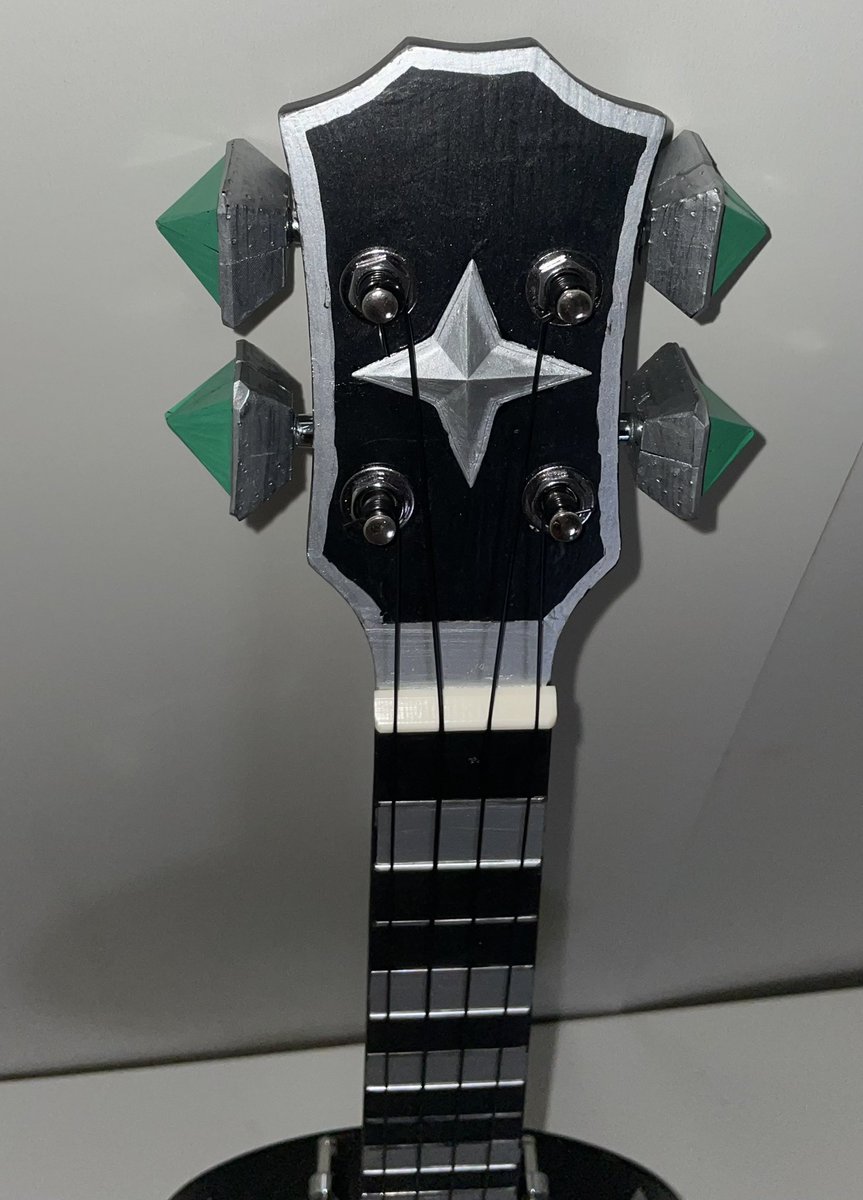 GreatGrantsby_'s tweet photo. Only 3 days till βοΈ UK π¬π§
Canβt wait to see and meet so many long distance friends for #SeaOfThieves @SeaOfThieves #SoTFest @SoTFest
The #ObsidianBanjo is done and perhaps I can convince @Blackbeards_TP to play a shanty with it during the after party?!? https://t.co/hmnLtK0fxA