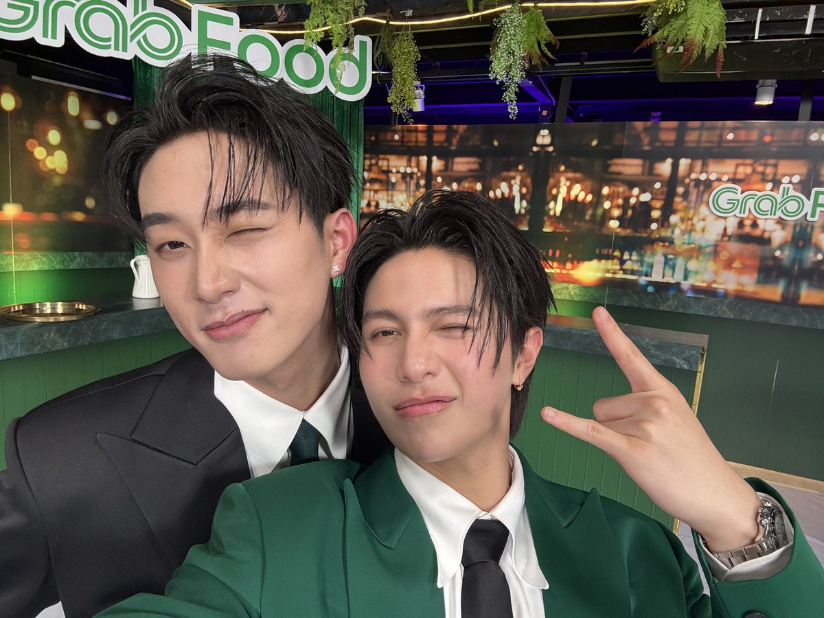 วันนี้ทุกคนสนุกกันมั้ยค้าบ หวังว่าทั้งทีมหน้าจอและทีมผู้โชคดีจะได้รับความสุขกลับบ้านไปกันทุกคนนะครับ ไว้เจอกันใหม่น้า จุ๊ฟๆๆ...

GRABFOOD MEGASALE WILLIAMEST
#GrabFoodMegaSalexวิลเลี่ยมเอส