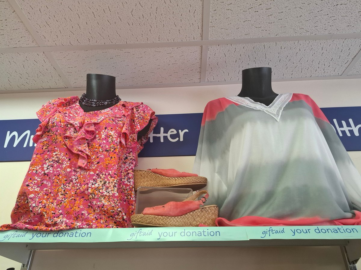 Mind_Knowle's tweet photo. Want to freshen up your wardrobe? We can help with that! Pop to @Mind_Knowle  and see what you find. We have ladies and menswear. You may find something you were not expecting to 📷 #colours #colourful #wardrobe #ladieswear #MensWear #mind #mindknowle #bargain #bargainshopping https://t.co/fxuo4V3vca