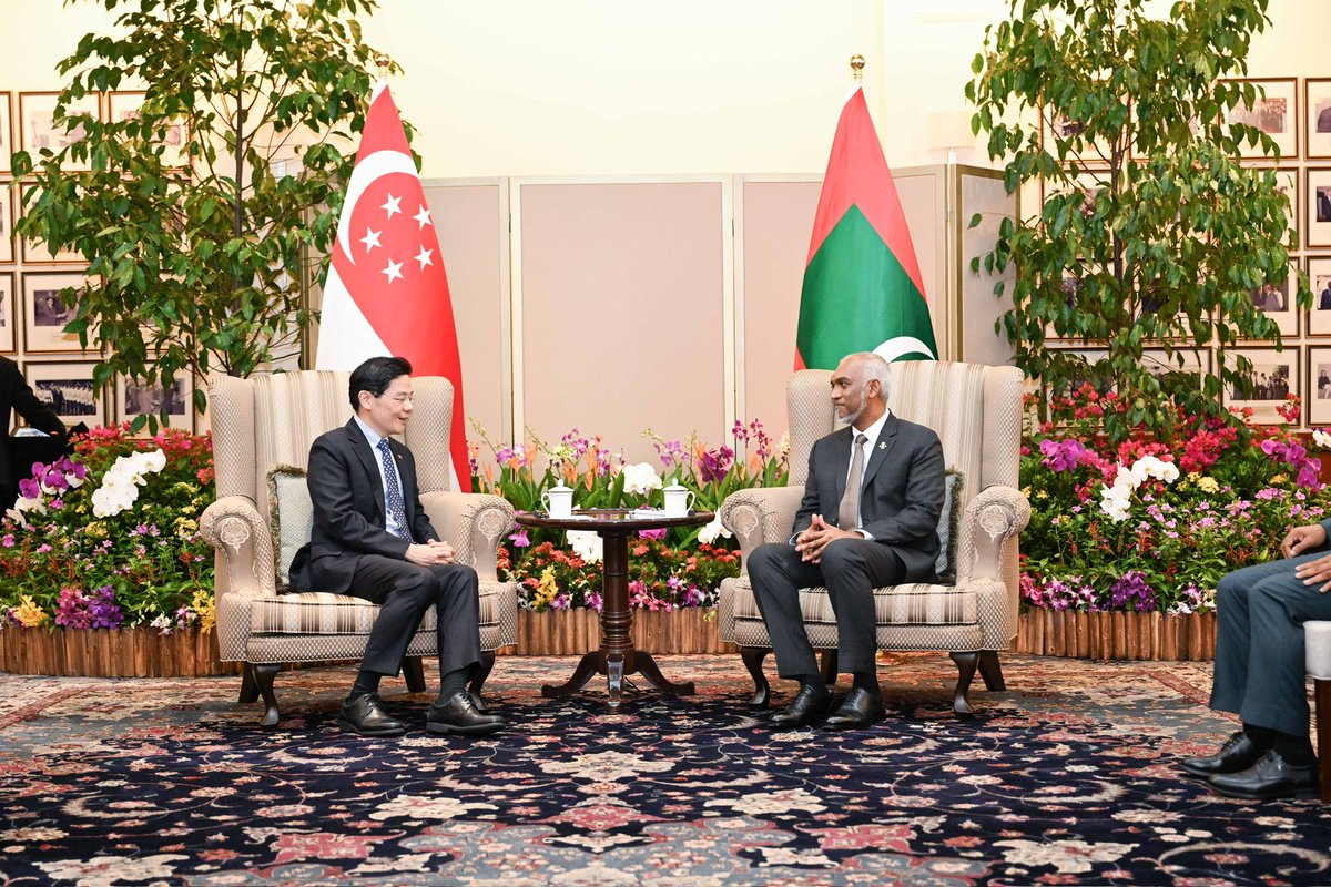 His Excellency President Dr <a href="/MMuizzu/">Dr Mohamed Muizzu</a> and First Lady Madam <a href="/sajidhaamohamed/">First Lady Sajidha Mohamed</a> depart Singapore after concluding their state visit. Coinciding with the 50th anniversary of diplomatic relations between the two island nations, the visit included high-level meetings, the signing of