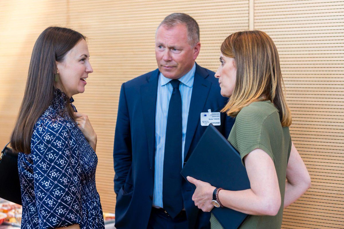 Eva Maydell (Paunova) (@evamaydell) on Twitter photo Pleasure hosting a high-level working dinner for 🇪🇺 business executives with <a href="/EP_President/">Roberta Metsola</a> , as part of <a href="/wef/">World Economic Forum</a> Leaders for European Growth and Competitiveness.
The aim: boosting EU competitiveness through a stronger, more effective public-private sector partnership 🤝 Pleasure hosting a high-level working dinner for 🇪🇺 business executives with <a href="/EP_President/">Roberta Metsola</a> , as part of <a href="/wef/">World Economic Forum</a> Leaders for European Growth and Competitiveness.
The aim: boosting EU competitiveness through a stronger, more effective public-private sector partnership 🤝