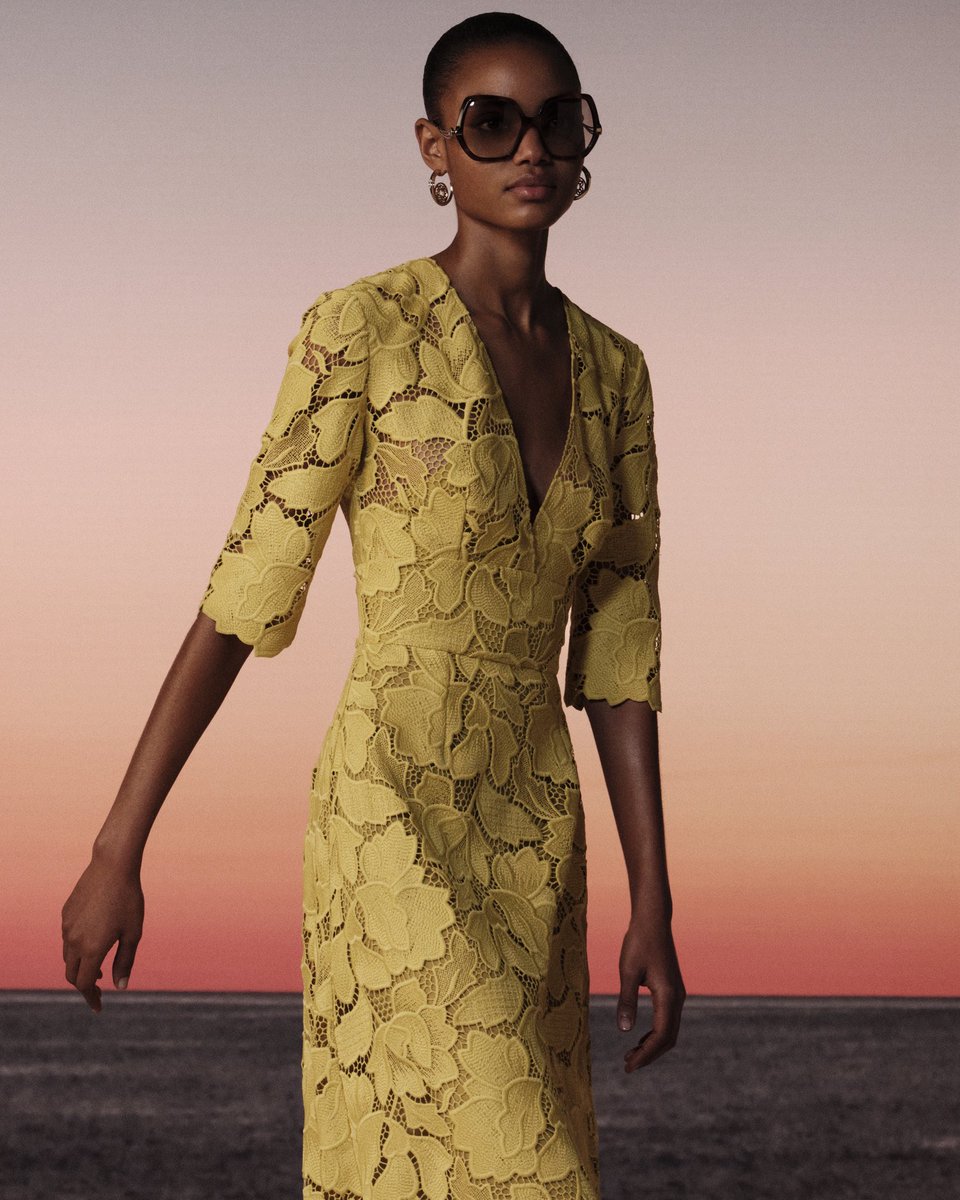 ElieSaabWorld's tweet photo. Floral yarn embroidery and soft structure define this Antique Yellow midi dress.
Shop the Summer Escapade collection in all boutiques.
#ELIESAAB
#SUMMERESCAPADE https://t.co/N48m2nFutG