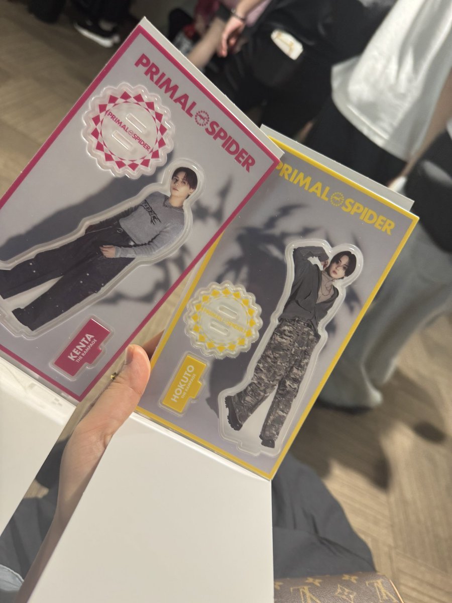 ktkt_ldh's tweet photo. 大阪でアクスタお互い自引きして、通路横でハイタはできるし、自担には指ギュッて握られ、崩れ落ちました🥺🥺🥺
かっこよすぎた https://t.co/R8jIYY0eSl