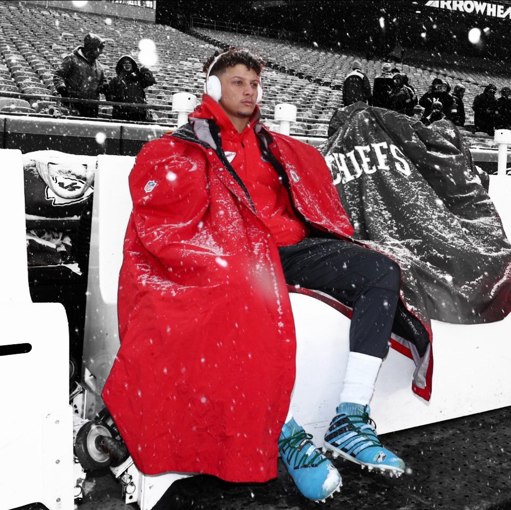 Daily_Chiefs_'s tweet photo. 🧵 Chiefs Memory Lane: The Games That Defined the Current Dynasty 🏆

Let’s take a walk through the biggest, wildest, and most emotional games of the Mahomes era — in chronological order. ⏳🏈

(A Daily Chiefs Thread) 🧵🪡 https://t.co/LJmJgcTUpf
