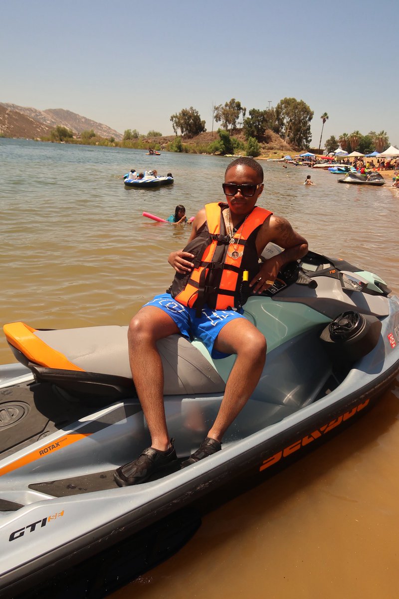 donnrichy tweet media