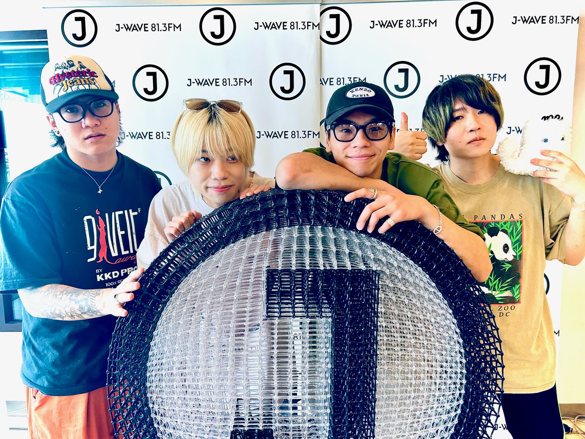 THEKINGSPLACE's tweet photo. 📻< 木曜キンプレは #ねぐせ。⚡️

🟰ねぐせ。の考察③🟰

ねぐせ。スタッフから見た メンバー🤔

りょたち▶︎ボケるの好き
なおと▶︎トーク回しがち
しょうと▶︎頑張り屋さん
なおや▶︎妖怪！大食いラーメン男

#kp813 #jwave https://t.co/nedw5MhmIF