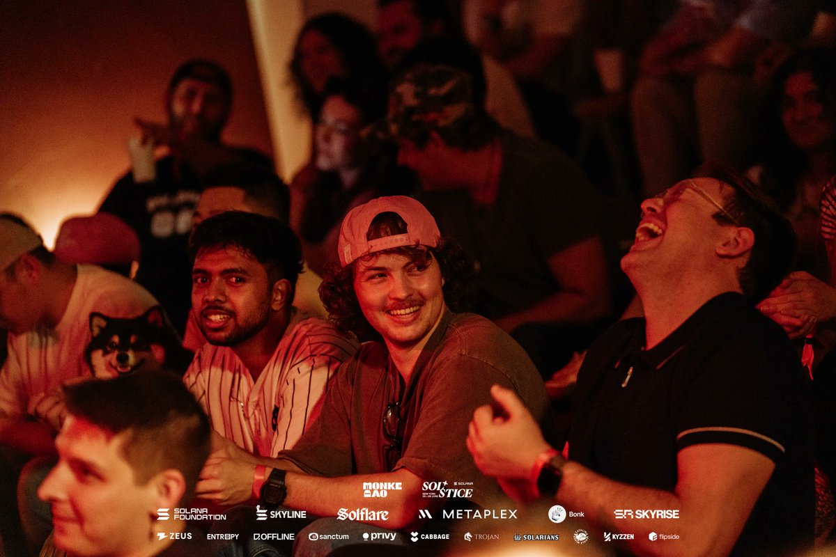 SolsticeConf's tweet image. HOT TAKES was one of the highlights of Solstice 🔥
Produced and hosted by @justentropylol, the comedy show had the whole room in stitches - with Ronny Chieng headlining and an open bar for the degens
Not your typical Web3 event, but a great one nonetheless