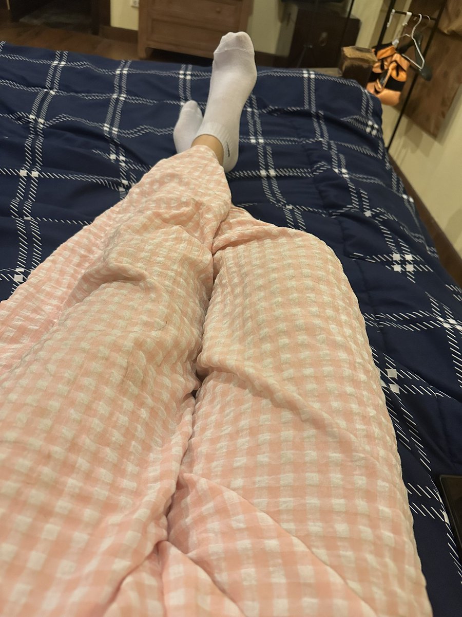 HotwifeView's tweet photo. 🤟💋 https://t.co/YLevDqM9Hq