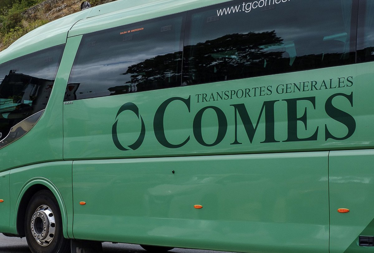 Bus Sevilla-Cádiz: <a href="/ComesGenerales/">Transportes Generales Comes, S.A.</a> ya no hace precio de menores de 14 en taquilla. Para pagar el precio de niño debes esperar hasta el último minuto antes de la salida y, si hay plazas, entonces lo compras al conductor. Si no, te quedas en tierra. <a href="/diariosevilla/">Diario de Sevilla</a> <a href="/Diariodecadiz/">DiarioDeCádiz</a>