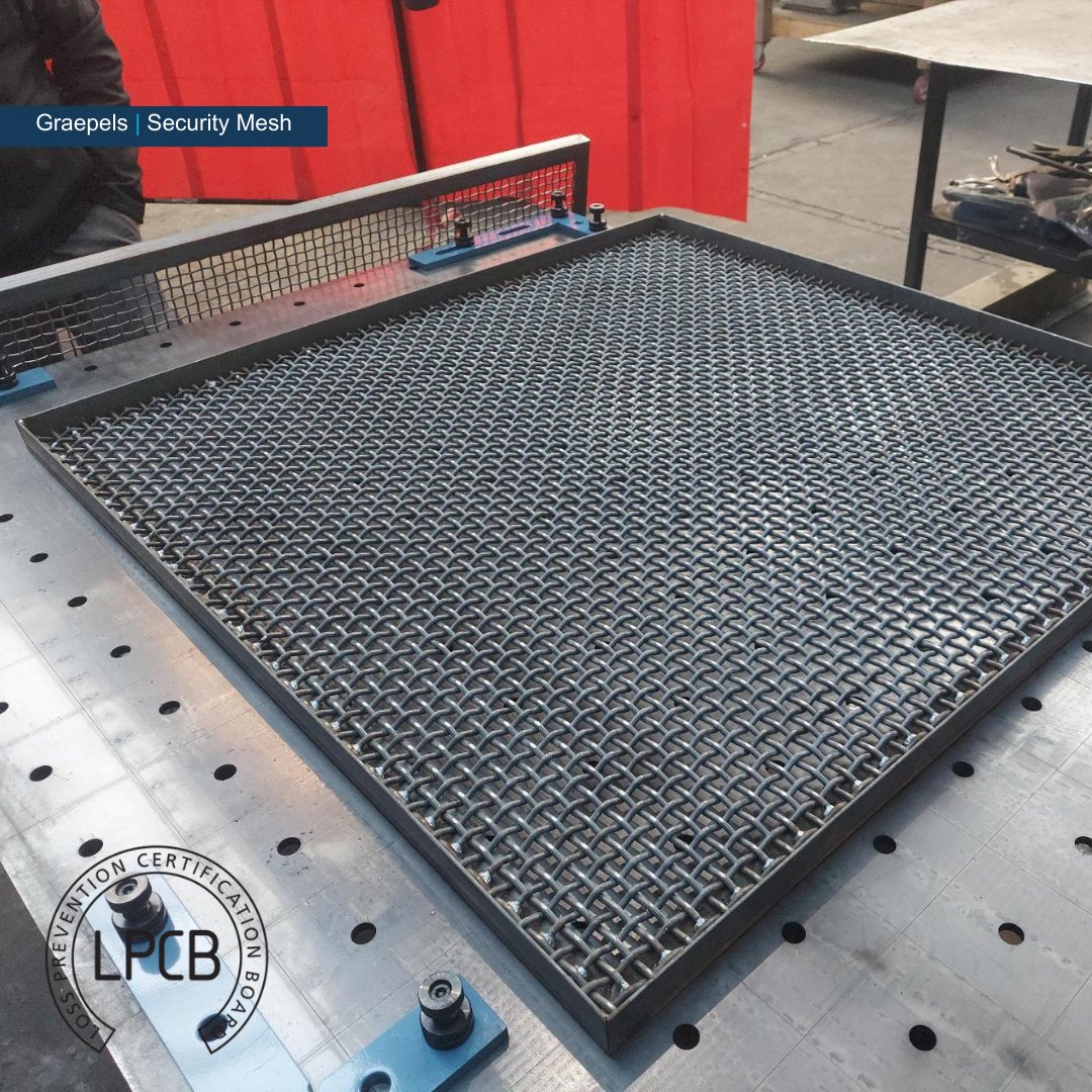 Graepels's tweet image. Proud to announce our mesh systems are now LPCB certified to LPS 1175 SR1 &amp;amp; SR2. Tested for forced entry and built for high-risk environments—security you can trust, backed by certification.
#LPCB #SR1 #SR2 #LPS1175 #SecurityMesh #CertifiedSecure #Graepels
