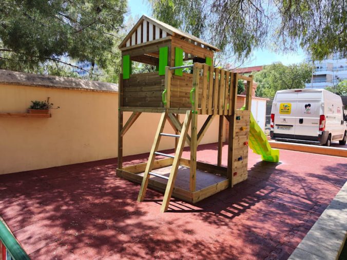 Topludina's tweet photo. La seguretat dels més petits és clau! 👷‍♂️ Si has d'instal·lar un parc infantil, no et perdis la nostra guia completa sobre els diferents tipus de sòl i com garantir una àrea de joc segura i divertida.

https://t.co/4r2dNhZh4D https://t.co/W9voGbCJoW