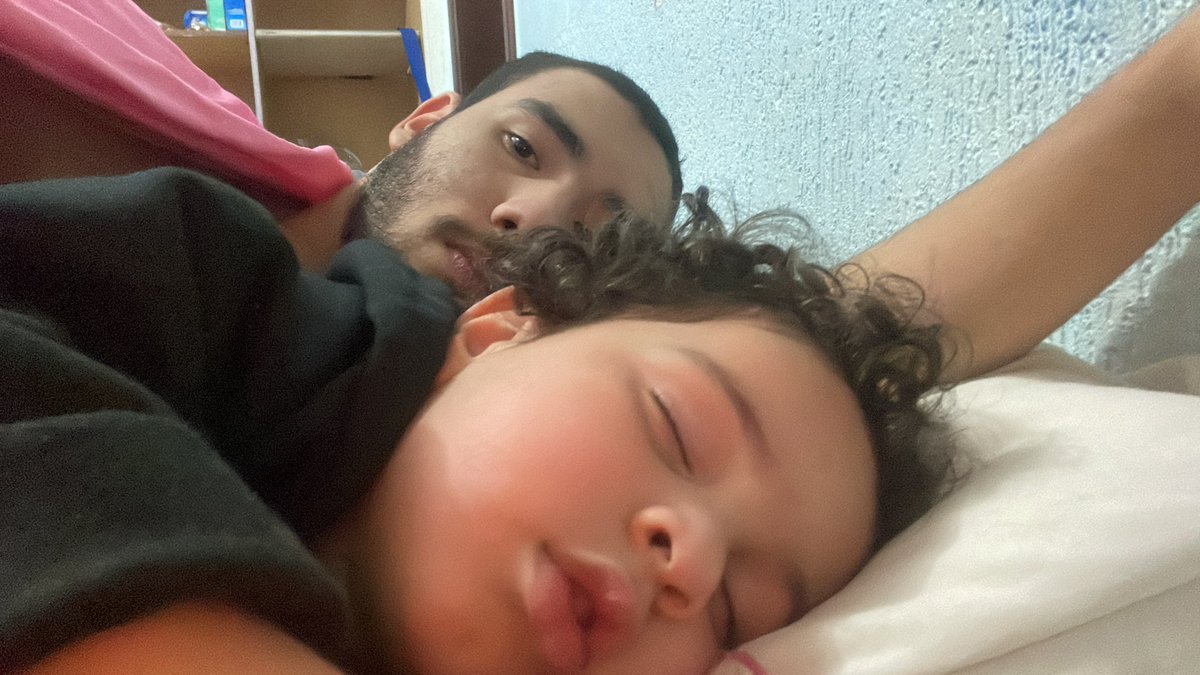 Ncol1as's tweet photo. te amo meu bebe 

nico tá aqui https://t.co/OFTHF8kpEP