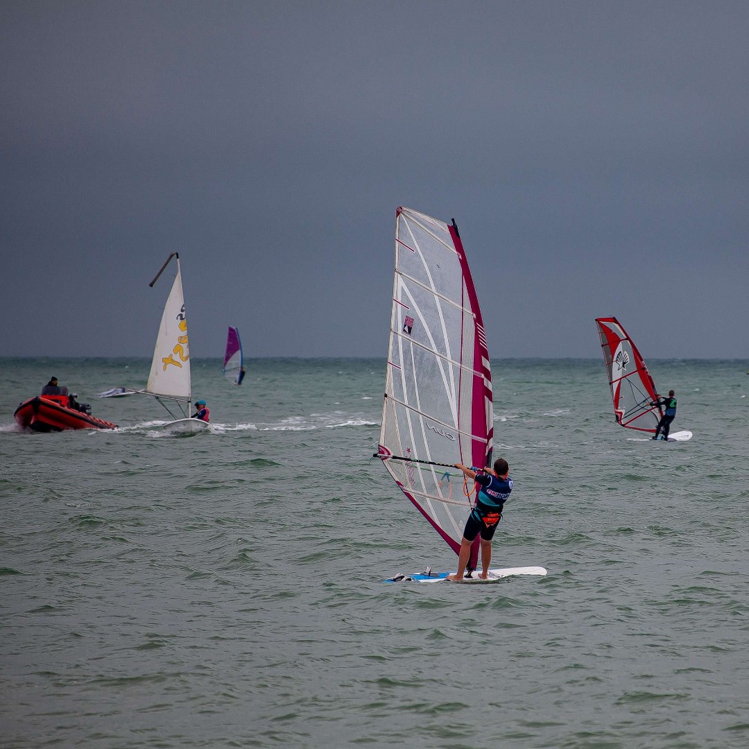 📍 Eastbourne

Monday holiday camp!
A three-hour, multi-activity session including sailing, windsurfing and raft building. Every Monday during half term and summer school holidays suitable for 6 to 14 year olds.

💰 £38 per session
🖱️ ow.ly/Caju50Whoit