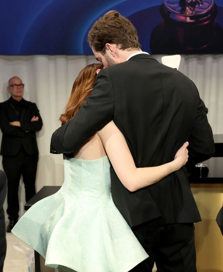 badpostestone's tweet image. Happy birthday to Emma Stone's husband Dave McCary. He's turning 40 today!🤍