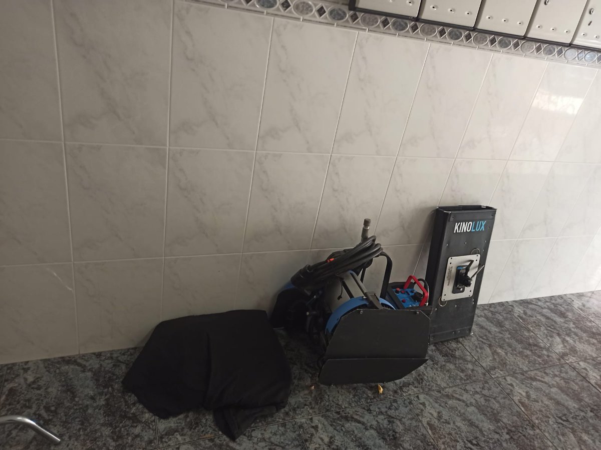 Mateu (@dherevo) on Twitter photo <a href="/rapitenc10/">Rapitenc Sense Filtro</a> Esta serie la van gravar al meu bloc a finals de 2023 i vaig veure a un parell d'escenes que parlaven en castellà 💩 <a href="/rapitenc10/">Rapitenc Sense Filtro</a> Esta serie la van gravar al meu bloc a finals de 2023 i vaig veure a un parell d'escenes que parlaven en castellà 💩