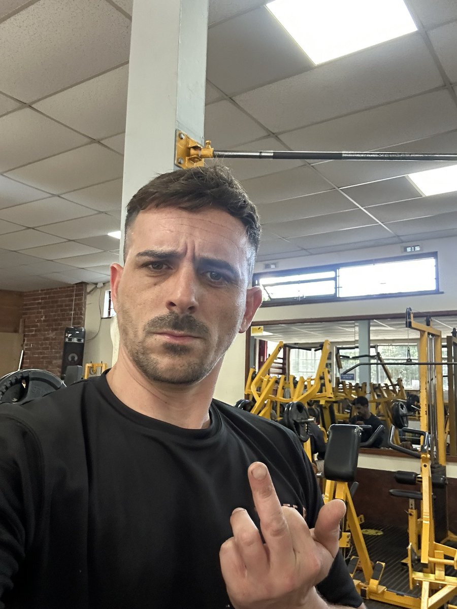 KingSirSmith's tweet photo. Full days graft them straight into the gym alpha style. Just how you fags like it. Who’s ready to pay the king 💰 drain that wallet you pigs 🐷
#premiumsocks #cashdrain #imyourboss #alpha #findom https://t.co/3HI2CvPpmb