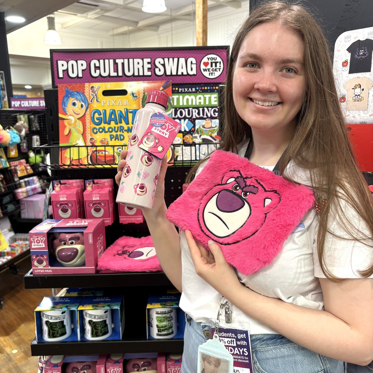 🍓 LOTSO 🍓

Welcome to Sunnyside folks! ☀️ Brand new Lotso bear merchandise in store now! 🥰

Check out the full range today! 🥳

#lotsobear #lotso #toystory