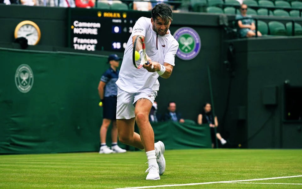 Cameron Norrie is showing what he’s made of today on Court 1, putting in a great showing against the World No.12, Frances Tiafoe.

Norrie* 4-6, 6-4, 4-3 Tiafoe

#Wimbledon  #Norrie #Tiafoe