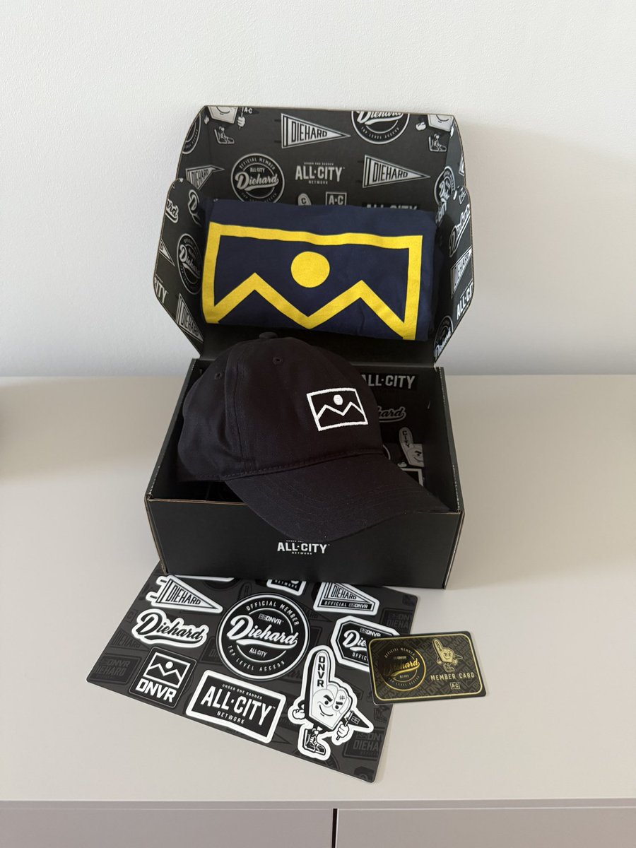 frezzmau5's tweet image. What a day to be a NUGGETS Fan ⛏️

- @DNVR_Nuggets Diehard Box just arrived
- added Cam, Brucey B, Big Val and THJ
- still some flexibility

WOW!

All the NUGGETS will be good !!!

#atnag #dnvr #diehard