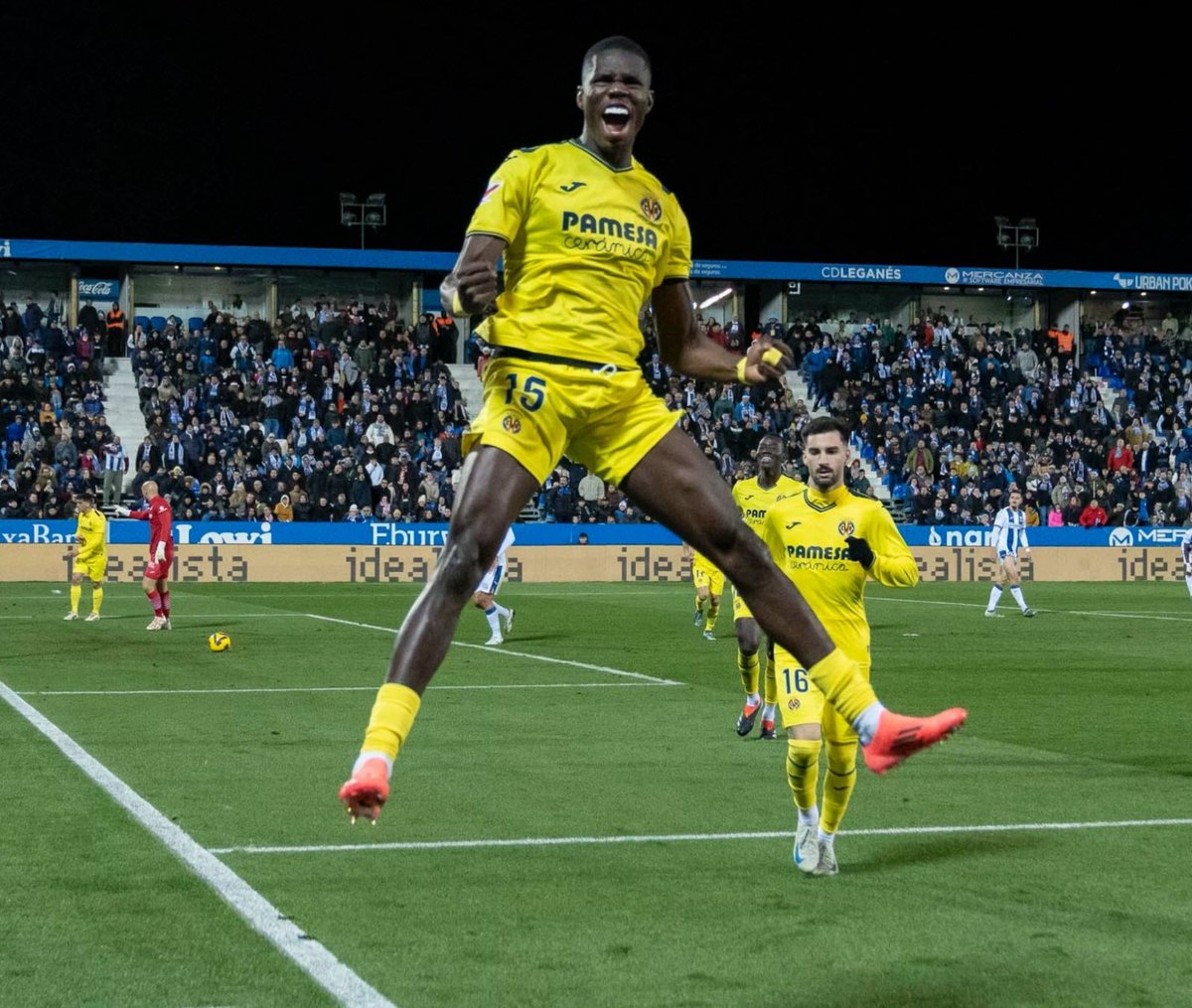 #EFC fans, meet Barry Thierno just right there :

- relentless and smart runner 🧭

- alive and active in the box 9⃣

- able to drift outwide 🪽

🔗open.substack.com/pub/vrdfr/p/bi…