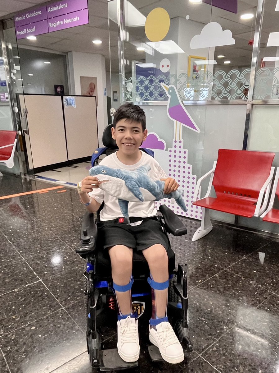 Tot ha anat molt bé, tant és així que el Dr Segarra m'ha regalat un tauró com Ferran Torres 🦈💙❤️

Gràcies al Gabinet Quirúrgic Digestiu d <a href="/vallhebron/">Vall d'Hebron</a>  Charo, Merche, Miguel, Sergi i Alejandro ❤️‍🩹