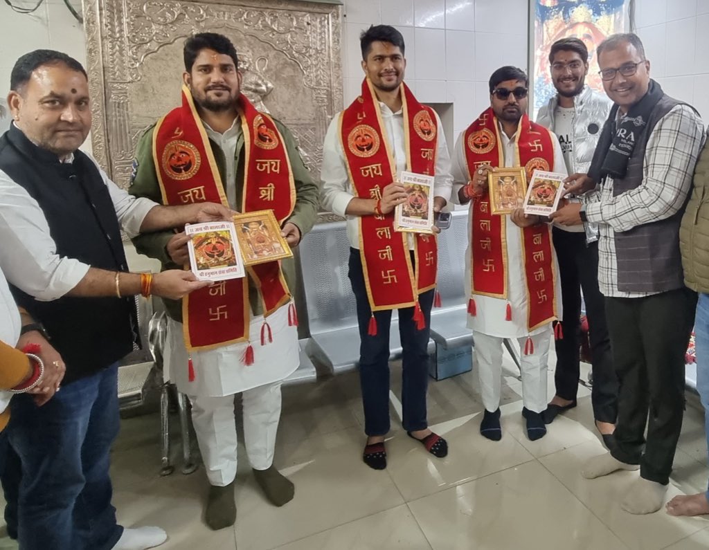 C P SHARMA (@bablupujari1) on Twitter photo рдпреВрд╡рд╛ рдиреЗрддрд╛ рдирд┐рд░реНрдорд▓ рдЪреМрдзрд░реА рдЬреА рдХреЛ рдЬрдиреНрдорджрд┐рди рдХреА рд╣рд╛рд░реНрджрд┐рдХ рдмрдзрд╛рдИ рдПрд╡рдВ рд╢реБрднрдХрд╛рдордирд╛рдПрдБред
#рд╢реНрд░реАрд╕рд╛рд▓рд╛рд╕рд░рдмрд╛рд▓рд╛рдЬреА рд╕реЗ рдЙрддреНрддрдо рд╕реНрд╡рд╛рд╕реНрдереНрдп рдПрд╡рдВ рджреАрд░реНрдШрд╛рдпреБ рдЬреАрд╡рди рдХреА рдХрд╛рдордирд╛ рдХрд░рддрд╛ рд╣реВрдБред
<a href="/NirmlChoudhary/">Nirmal Choudhary</a> <a href="/MukeshBhakar_/">Mukesh Bhakar</a> <a href="/AbhimanyuP00NIA/">Abhimanyu Poonia</a> <a href="/JodhaPujari/">Yashodanandan pujari</a> рдпреВрд╡рд╛ рдиреЗрддрд╛ рдирд┐рд░реНрдорд▓ рдЪреМрдзрд░реА рдЬреА рдХреЛ рдЬрдиреНрдорджрд┐рди рдХреА рд╣рд╛рд░реНрджрд┐рдХ рдмрдзрд╛рдИ рдПрд╡рдВ рд╢реБрднрдХрд╛рдордирд╛рдПрдБред
#рд╢реНрд░реАрд╕рд╛рд▓рд╛рд╕рд░рдмрд╛рд▓рд╛рдЬреА рд╕реЗ рдЙрддреНрддрдо рд╕реНрд╡рд╛рд╕реНрдереНрдп рдПрд╡рдВ рджреАрд░реНрдШрд╛рдпреБ рдЬреАрд╡рди рдХреА рдХрд╛рдордирд╛ рдХрд░рддрд╛ рд╣реВрдБред
<a href="/NirmlChoudhary/">Nirmal Choudhary</a> <a href="/MukeshBhakar_/">Mukesh Bhakar</a> <a href="/AbhimanyuP00NIA/">Abhimanyu Poonia</a> <a href="/JodhaPujari/">Yashodanandan pujari</a>
