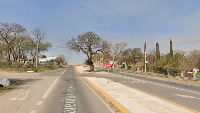 Sobre la polémica del Quebracho blanco en Villa Allende y la posibilidad de la modificación de traza, hay antecedentes de conservación de especies en rutas cordobesas. Por ejemplo en la E53 hay dos palos borrachos y en la sabattini, Unquillo, un algarrobo. Por citar algunos.