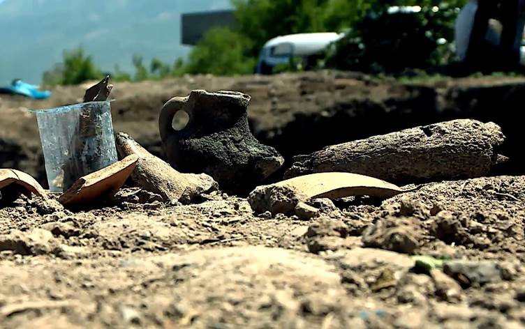 Mary Mackey (@mmackeyauthor) on Twitter photo The secrets of Soran: A 7,000-year-old discovery
Archaeologists have uncovered remnants of the Halaf civilization, dating back 7,000 years, in Soran, northeast of the Kurdistan Region.
#Neolithic #NeolithicPeriod The secrets of Soran: A 7,000-year-old discovery
Archaeologists have uncovered remnants of the Halaf civilization, dating back 7,000 years, in Soran, northeast of the Kurdistan Region.
#Neolithic #NeolithicPeriod