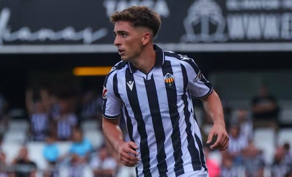 _CeltaNoticias_'s tweet photo. 🔴 INFO: El Celta es el equipo mejor posicionado actualmente para poder conseguir el fichaje de Alex Calatrava.

El proyecto y la metodología del Celta convencen al jugador 

El Castellón solo se sentará a negociar a partir de los 3M + variables. 

Tiene 8 clubes más detrás https://t.co/AYoT51yV9V