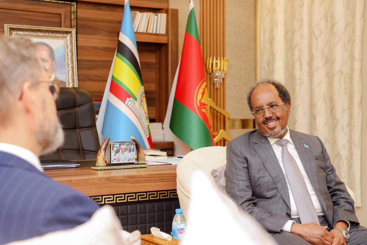 Villa Somalia (@thevillasomalia) on Twitter photo H.E. President <a href="/HassanSMohamud/">Hassan Sheikh Mohamud</a> received Swedish Ambassador to Somalia, Mr. Joachim Waern, whose tour of duty has come to an end. The President commended Ambassador Waern for his contributions to strengthening the longstanding diplomatic partnership between Somalia and Sweden. H.E. President <a href="/HassanSMohamud/">Hassan Sheikh Mohamud</a> received Swedish Ambassador to Somalia, Mr. Joachim Waern, whose tour of duty has come to an end. The President commended Ambassador Waern for his contributions to strengthening the longstanding diplomatic partnership between Somalia and Sweden.