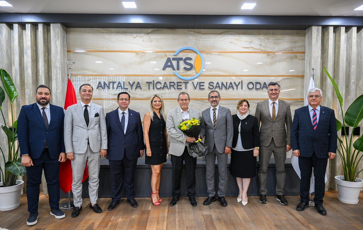 antsmmmodasi's tweet photo. Yeni Dönem Yönetim Kurulumuz, ATSO Yönetim Kurulu Başkanı Yusuf HACISÜLEYMAN’ı makamında ziyaret etti. Ziyarette mesleki konularda karşılıklı görüş alışverişinde bulunuldu. https://t.co/6m4zMfetye
