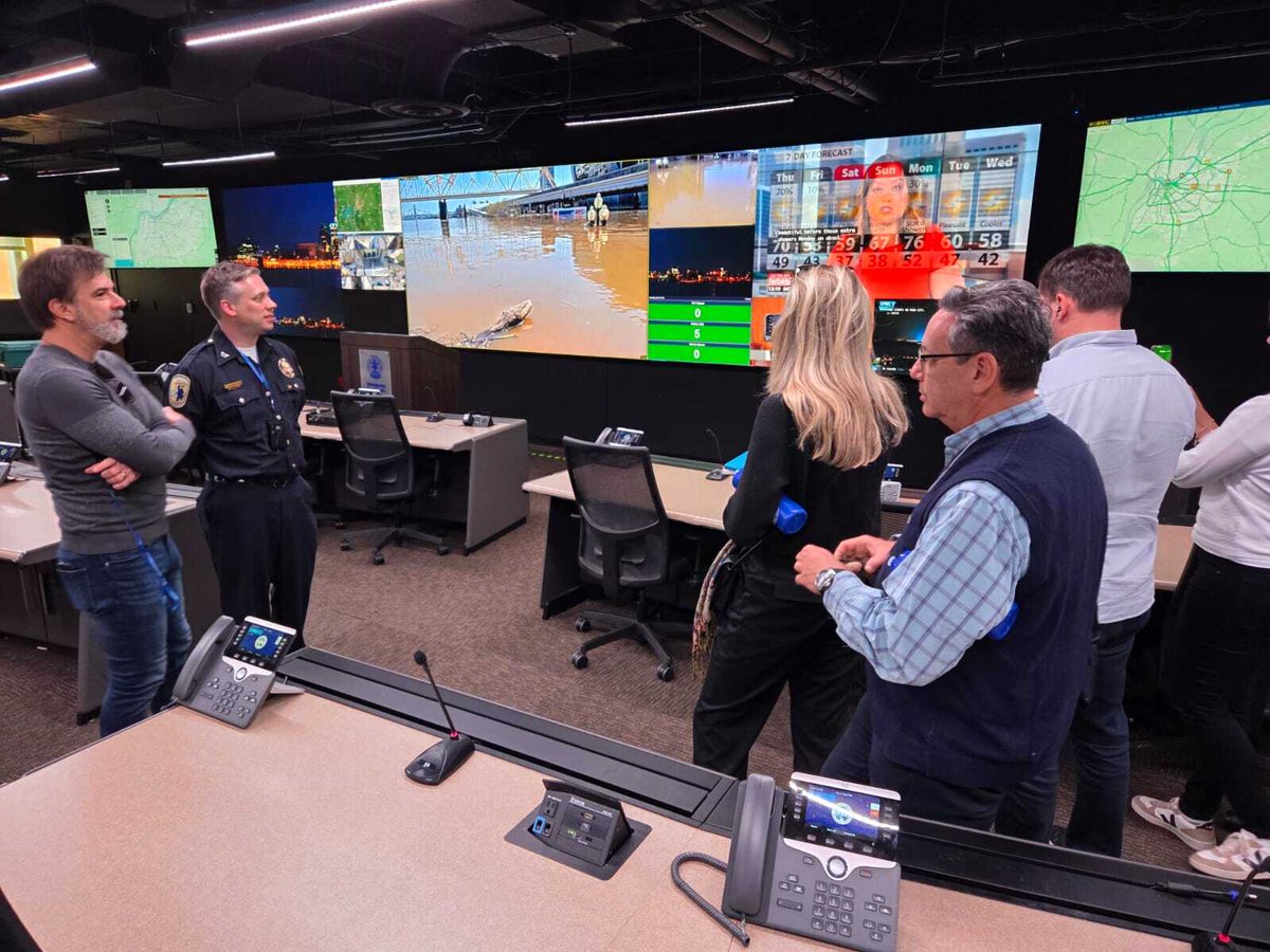 MIC_Exchanges's tweet image. How do cities prepare for the unexpected? Through @StateIVLP, Brazilian experts explored U.S. approaches to disaster response. From live flood ops in Louisville to recovery planning in New Orleans, participants gained insights on coordination, communication, and preparedness.…