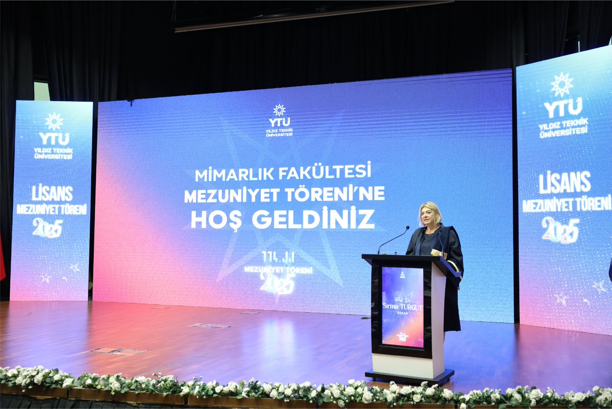 YTÜ Mimarlık Fakültesi mezunlarımız, tarihî Yıldız Kampüsü'ndeki köklü geleneği geleceğe taşıyarak sahnedeki yerlerini aldı!

📍Törende konuşan YTÜ Rektörümüz Prof. Dr. Eyüp Debik, mezunlarımıza seslendi:
“Mimarlık, şehircilik ve kültür varlıkları alanında edindiğiniz güncel