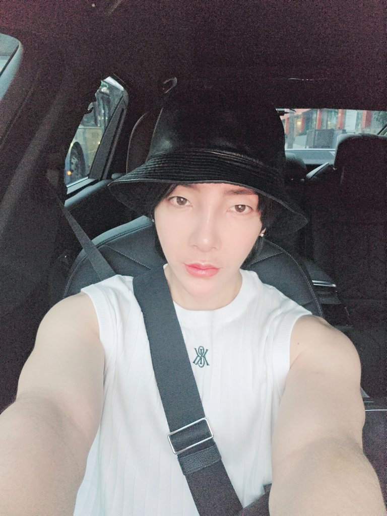 chyh1202's tweet photo. 皆さん‼️
明日の準備のため、今も練習中‼️
明日、会おうね♥️
よろしくお願いします🙏 https://t.co/fg01tjeBIu