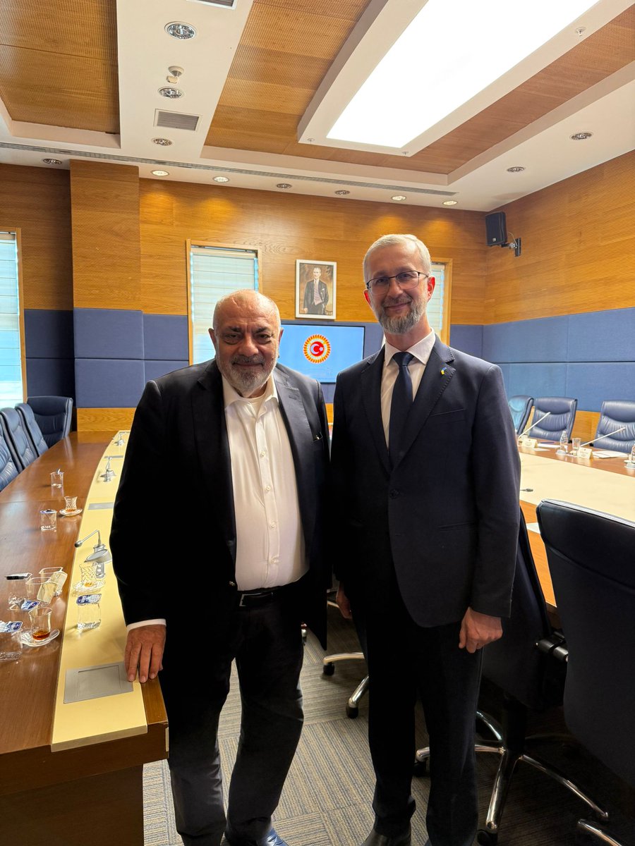 Türkiye-Ukrayna Parlamentolar Arası Dostluk Grubu olarak, Ukrayna Parlamento Dostluk Grubu Eş Başkanı Sayın Ahtem Chiygoz’un başkanlığındaki heyet ile bugün Türkiye Büyük Millet Meclisi’nde verimli bir görüşme gerçekleştirdik.
Bu vesileyle, görevine yeni başlayan Ukrayna’nın
