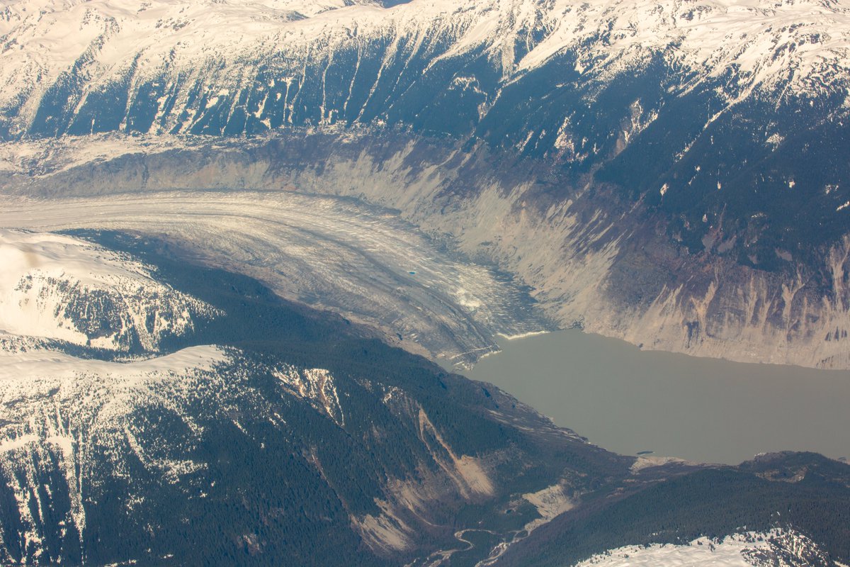 HakaiInstitute's tweet image. The Hakai geospatial team recently took photographer Grant Callegari over the Klinaklini Glacier—the largest glacier in western North America and a crucial watershed that&apos;s being threatened by rapid glacial melt.