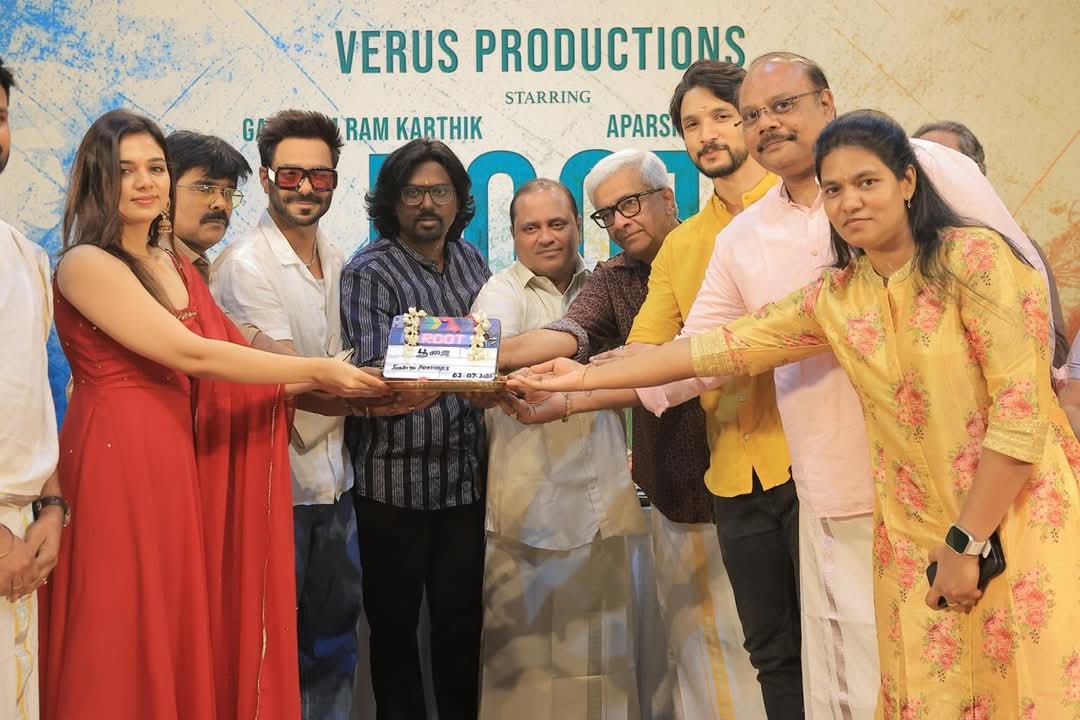 KumariSangamam's tweet photo. பூஜையுடன் ஆரம்பம் #ROOT 

@gauthamramkarthik 

Directed by @sooriyaprathap
Produced by @verusproductionsofficial
@aparshakti_khurana @bhavyatrikha  

#GRK #gauthamramkarthik ❤️ https://t.co/pdOHhO0O0C