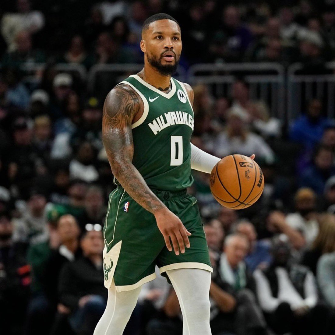 brasilcoast2's tweet photo. 🚨ATENÇÃO!

Warriors, Celtics e Lakers estão entre os times que têm interesse em fechar com Damian Lillard o mais rápido possível.

Dame já recebeu ligações de vários contenders e deve tomar uma decisão em breve sobre seu futuro.

🗞️- @TheAthleticNBA https://t.co/Vi5EZCcj9w