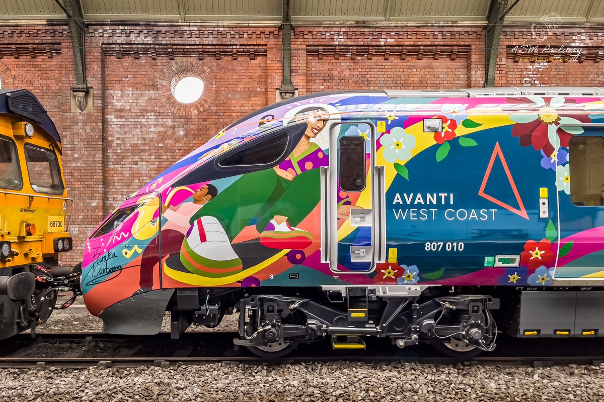 ASMRailPhotos's tweet image. 🖍️| 5Q15 0810 Darlington to Merchant Park Sidings

📣| @AvantiWestCoast @GBRailfreight 
🚂| Class 66730 ‘Whitemoor’ 
🚂| Class 807010
📍| Darlington
📆| 02/07/2025

#class807 #807010 #evero #avantiwestcoast