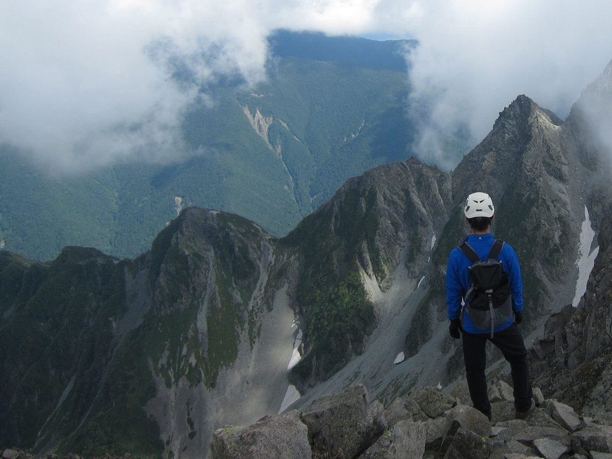 再来週、富士山で撮影のお仕事なんですが高い山は2年ぶりなことに気付いて焦ってます。

去年は6月に山で足首骨折して3ヶ月半どこにも行けなかったんです。

再来週末までに高い山２回は登っておきたい。どこ行こうかな。行けるかな。

とか考えながら7年以上前の写真見返してニヤニヤしてます。