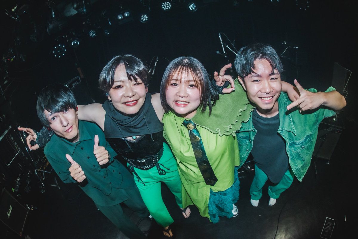 neon_zg's tweet image. 本日はアメ村DROP
ありがとうございました！！！

場違いクラウン８周年おめでとう🤡

スプリットツアー楽しもうね🚀

photo by @kinopinoco523