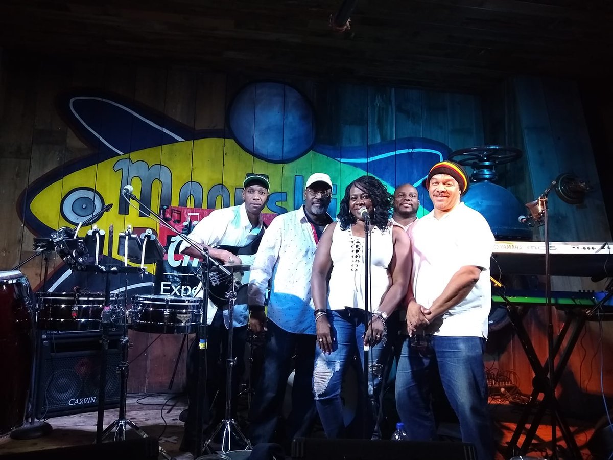 Experience an eclectic soundtrack at Let Them Eat Art, featuring everything from blues and singer-songwriter performances to vibrant Brazilian music. This free, family-friendly event takes place July 11, 2025, from 6–10 PM in Maplewood. Event details at maplewoodmo.gov/ltea.