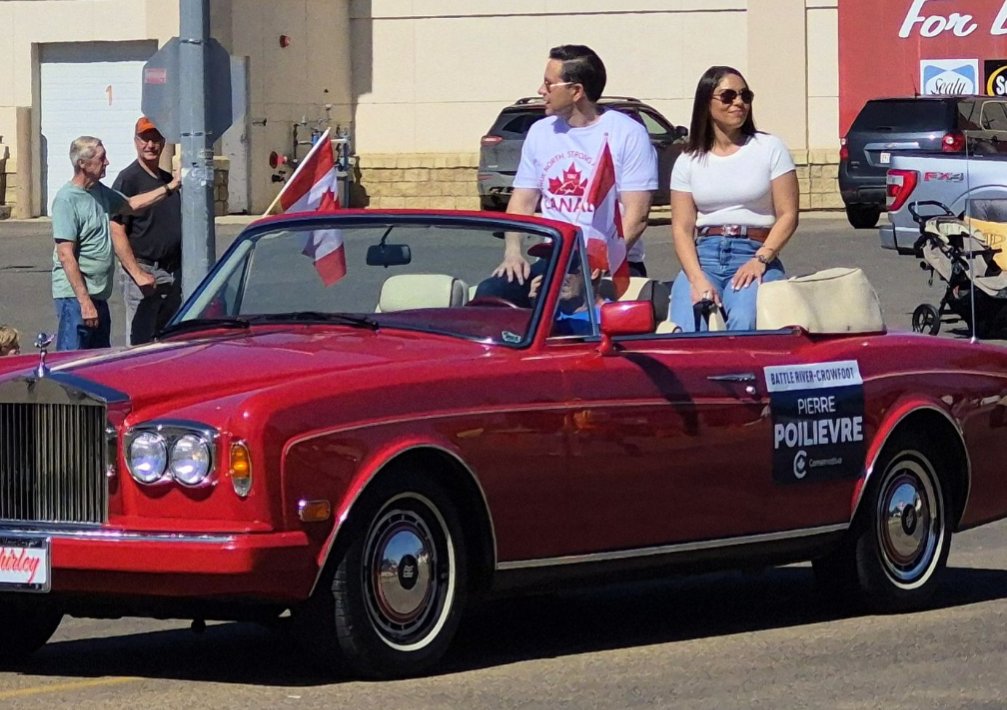 RW Twitter lost their ever loving minds when they thought Carney arrived in a Rolls-Royce. Turns out it was a lie, and misinformation (go figure....)

However, guess who did? Guess who is absolutely silent right now?