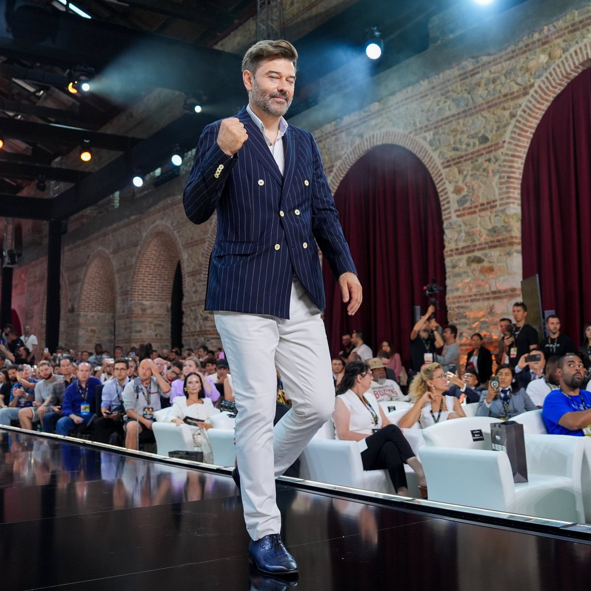 Fight day in Istanbul <a href="/iba_pro_boxing/">IBA.Pro</a> 🇹🇷

Watch #BatyrgazievDickens live tonight on <a href="/DAZNBoxing/">DAZN Boxing</a> 🔥

🚨 lnk.bio/daznboxing