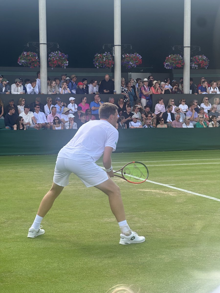 ⁦<a href="/Calvbetton/">Calvin Betton</a>⁩ watching your man! 💪