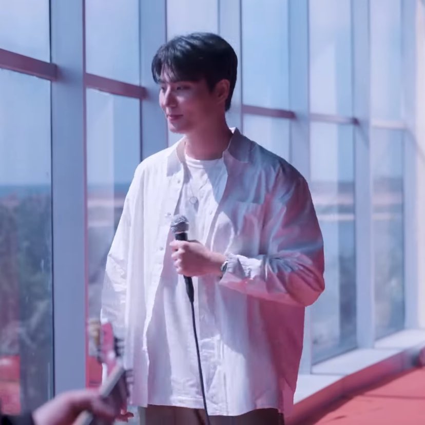 mrsjungchanwoo's tweet photo. the fact that YoungK was there, looking at us taking pictures outside in front of the banners🥹

the fact that he saw beautiful smiles on our happy faces🥹

take me back to October😭😭😭😭 https://t.co/7DglVe4gBJ