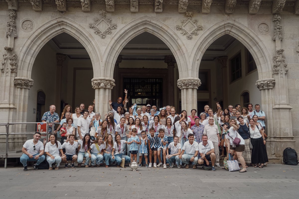 🏛️ RECEPCIÓ OFICIAL A L’AJUNTAMENT DE TERRASSA 🏆

🔹 Ahir a la tarda vam viure un moment molt especial. Les campiones de la Copa de la Reina 2025, <a href="/EgaraDHF/">Club Egara DHF</a> , van ser rebudes al Saló de Plens per l’alcalde <a href="/jordi_ballart/">Jordi Ballart Pastor</a> .

💙🤍 Moltes gràcies a l’<a href="/ajterrassa/">Ajuntament de Terrassa</a> per l’acollida!