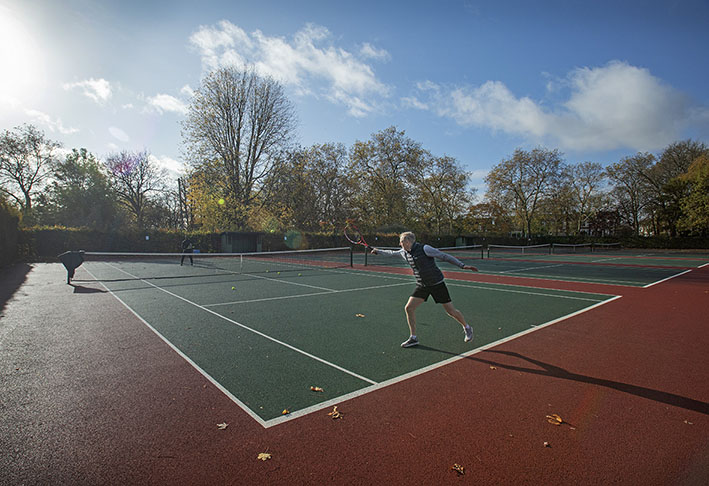Wimbledon 2025 is well under way, so why not get some practice of your own in? We’ve got plenty of bookings available at our tennis courts for the perfect summer activity! 🌞 

Click the link below to book your slot now! 🎾

ow.ly/XTr250WiZTN