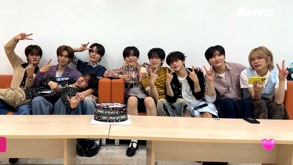woobinpoem's tweet photo. estoy tan orgullosa de ustedes, los amo 🤍🏆🤘🏻✨
SETNETG0 SECOND WIN
#CRAVITY7thWin
#SetNetG02ndWin https://t.co/ivgCUUez3F